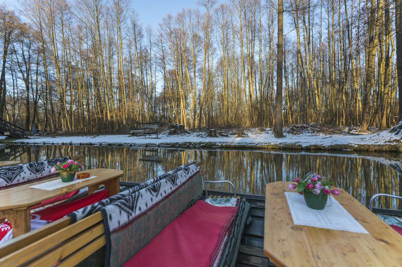 Deutschland Spreewald Kahnfahrt im Winter1 | COB12300